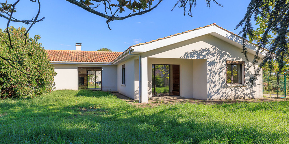 maison à ST DENIS DE PILE (33910)